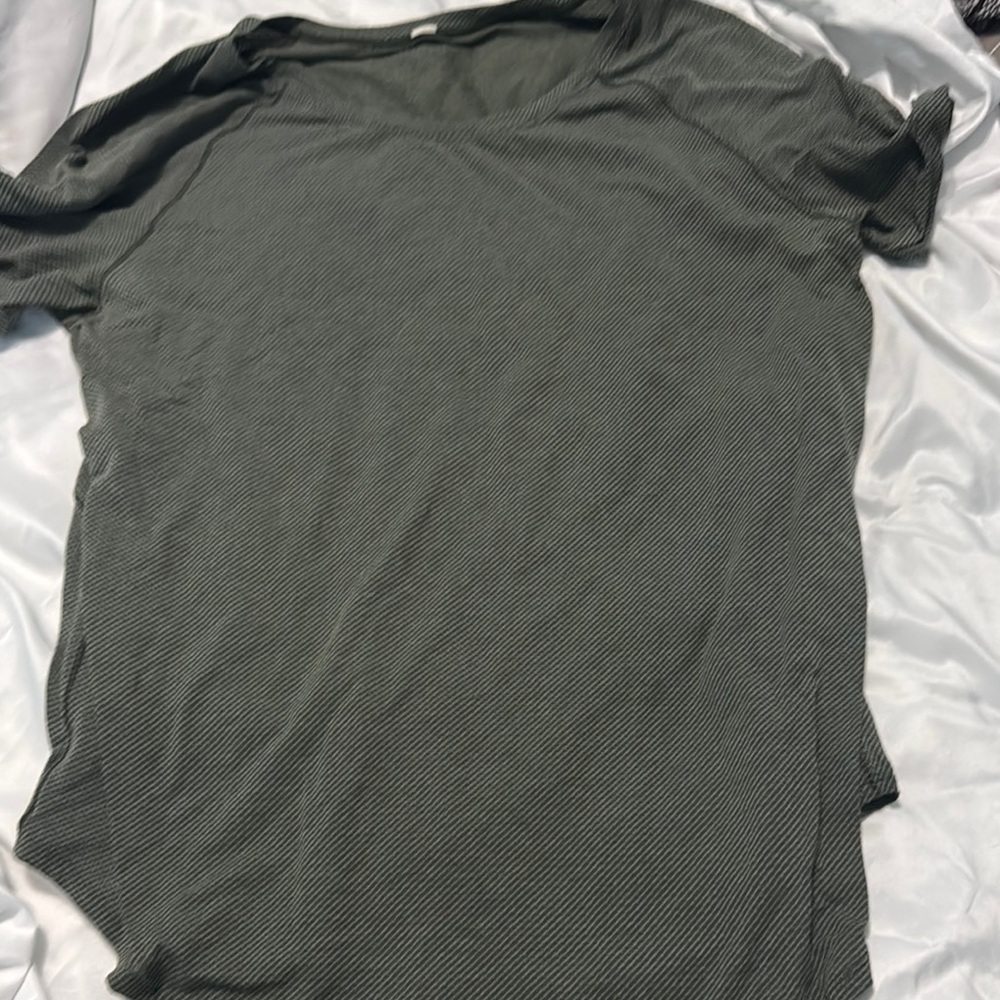 Lululemon Athletica Gray Short Sleeve Tee Classic Comfort